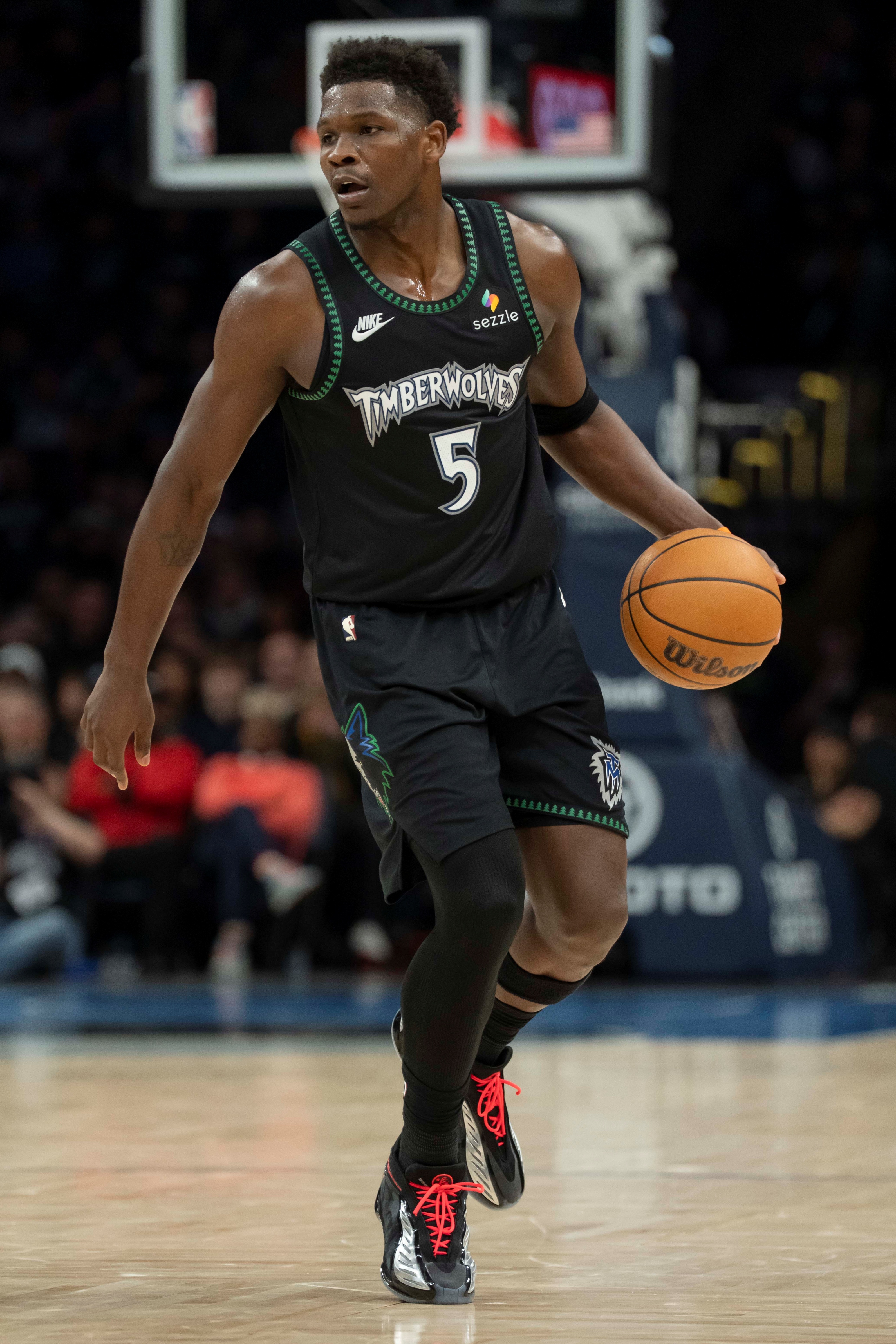 九游体育比分直播、实时比分网、足球比分、篮球比分、电竞比分、九游体育战绩查询-才24岁212天！爱德华兹已飚中1289记三分 刷新NBAU26球员历史纪录